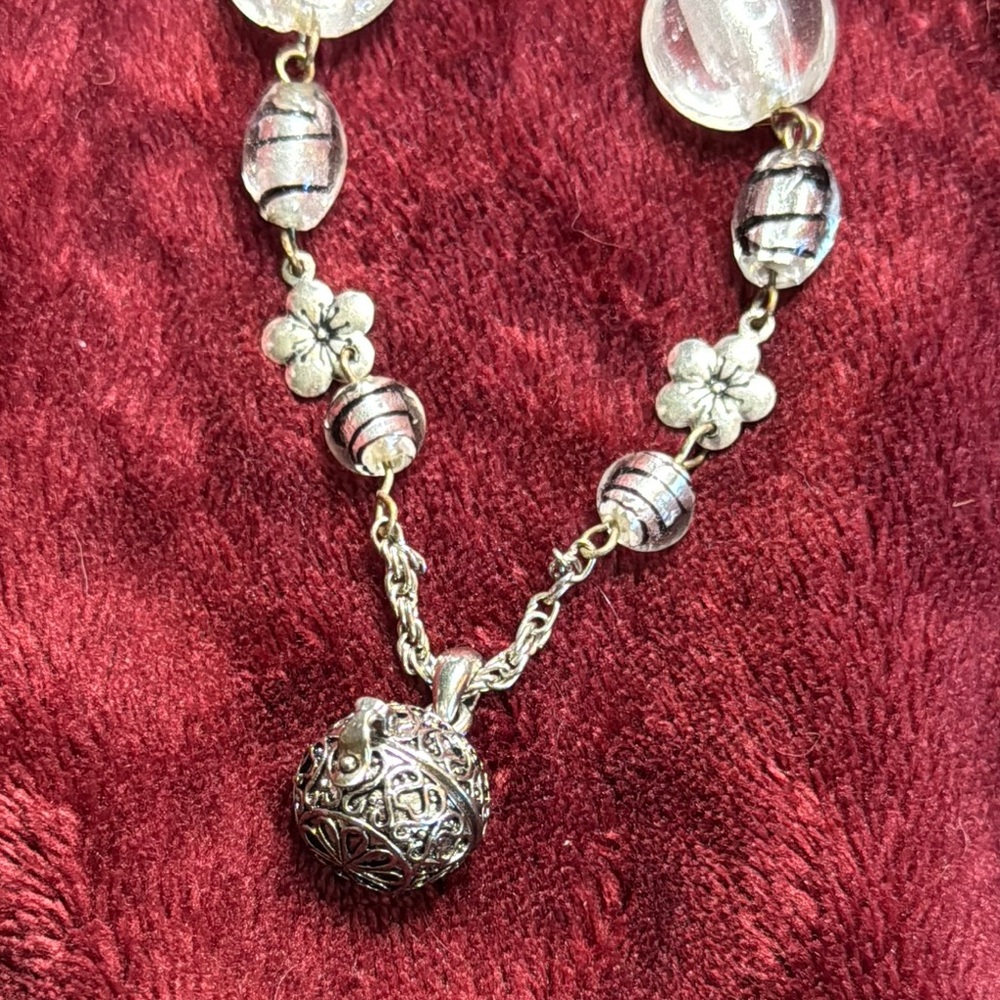 Elegant Silver Pendant Necklace